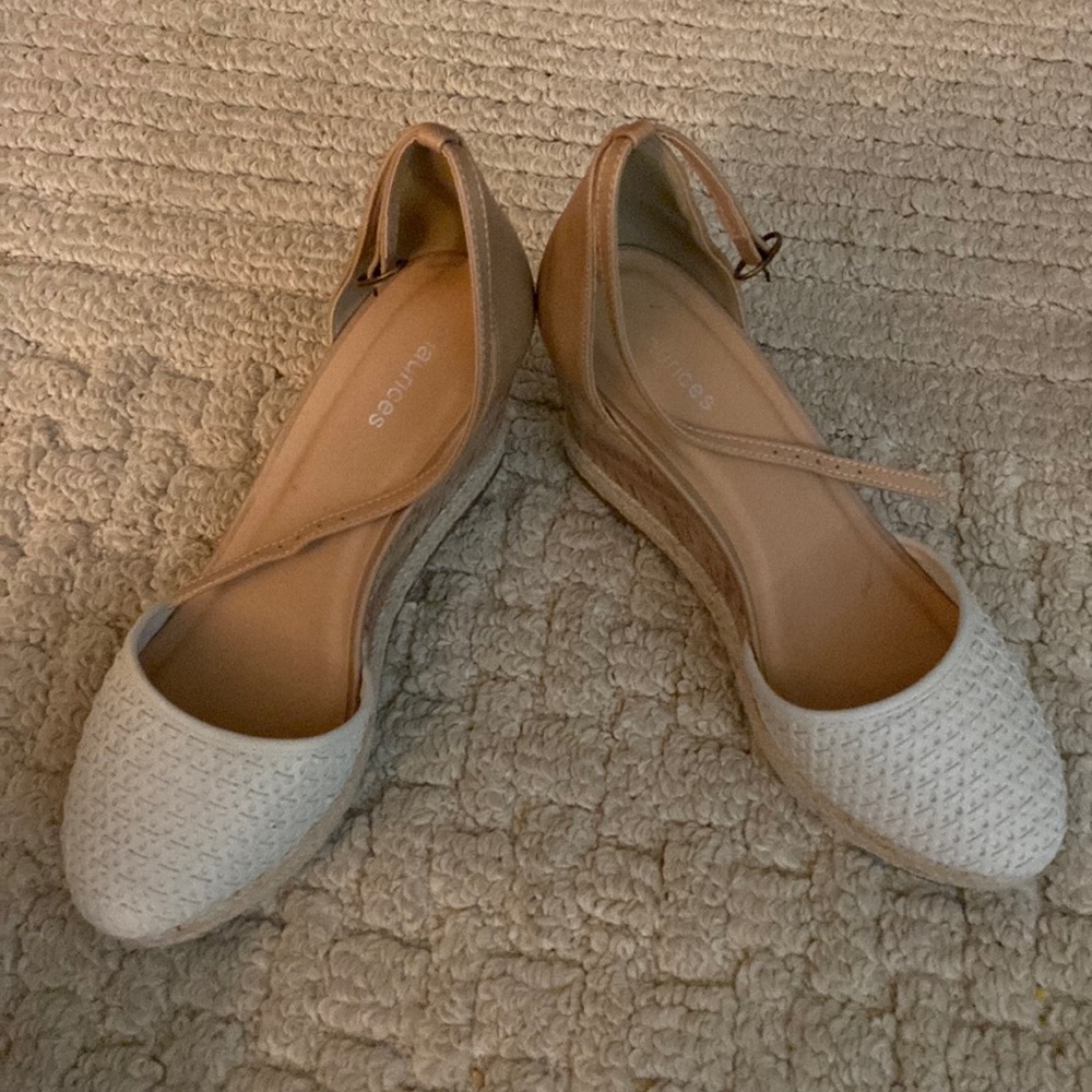 Woman’s wedges